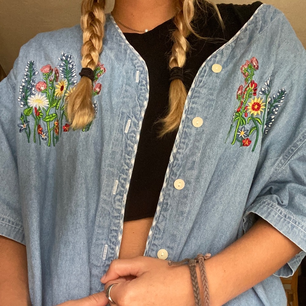 Vintage 90s embroidered jean button up